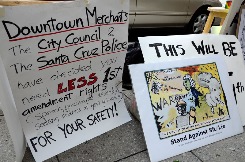 community-blanket-sit-in-santa-cruz-october-24-2013-10.jpg 