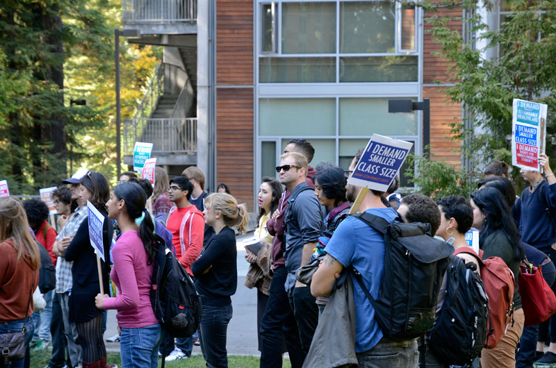 uc-student-academic-workers-ucsc-bargaining-santa-cruz-october-22-2013-19.jpg 