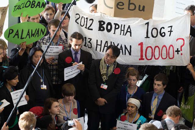 20131111-cc-banner-3-activists-ejected-from-cop19.jpg 
