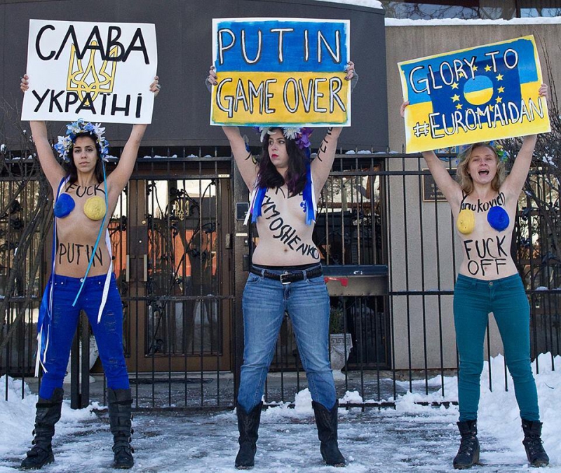 800_femen_support_ukraine.jpeg 