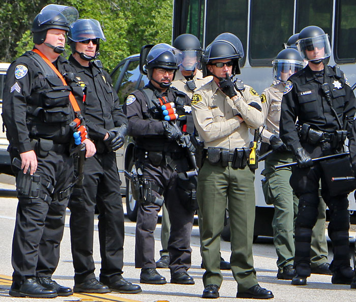 uc-santa-cruz-strike-4-3-2014-28-scpd-dan-flippo.jpg 