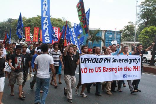 2014-edca-obama-protest-philippines.jpg 