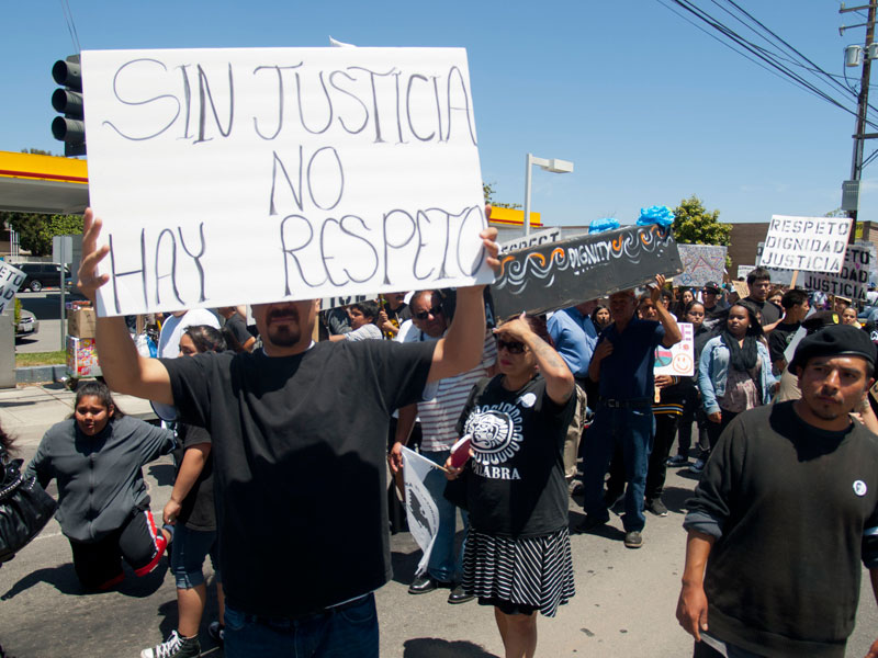 salinas_20_sin-justicia-no-hay-respeto_5-25-14.jpg 