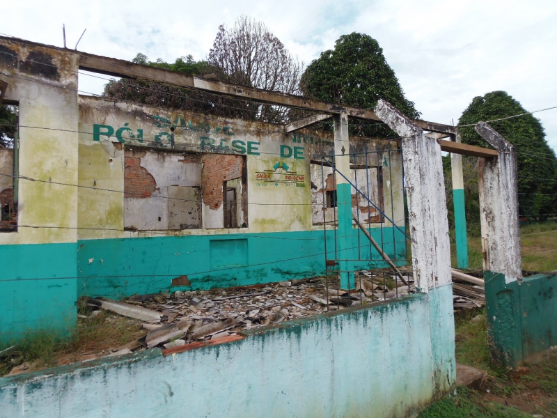 800_09__burnt_down_indigenous_health_station_in_humait__.jpg 