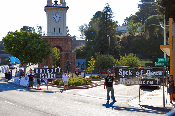 gaza-protest-santa-cruz-august-11-2014-8.jpg 