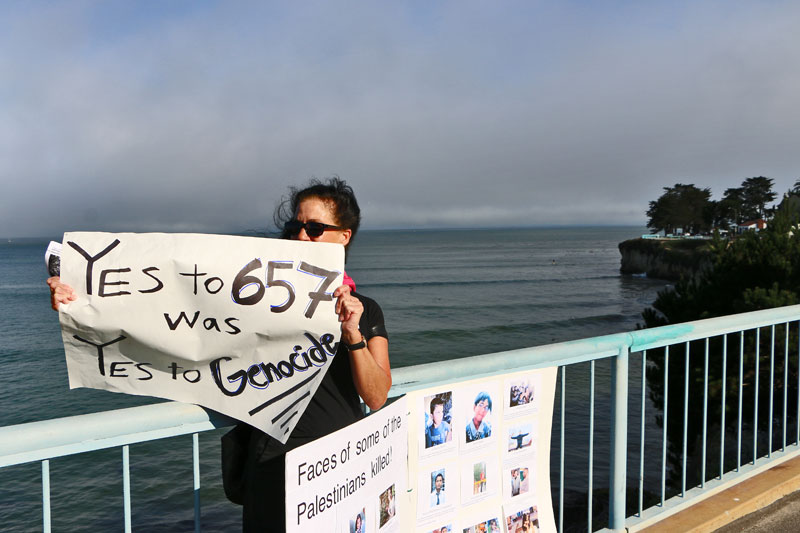 gaza-protest-west-cliff-drive-santa-cruz-august-14-2014-5.jpg 