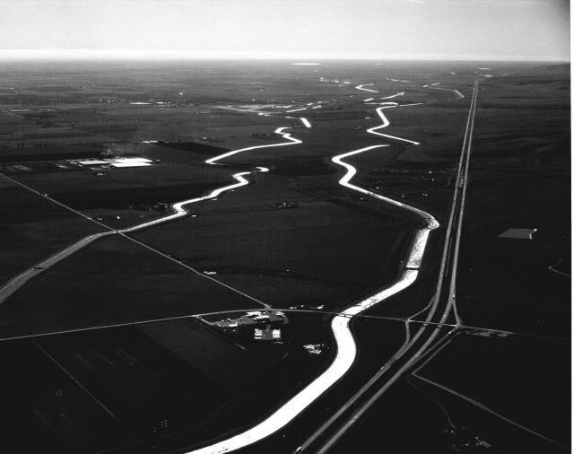 i-5_and_canals_sjvalleydwrb_w.preview.jpg 