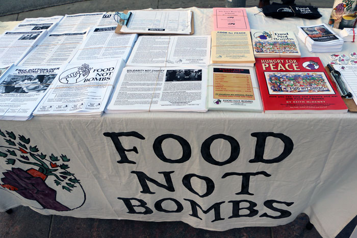 santa-cruz-food-not-bombs-5.jpg 