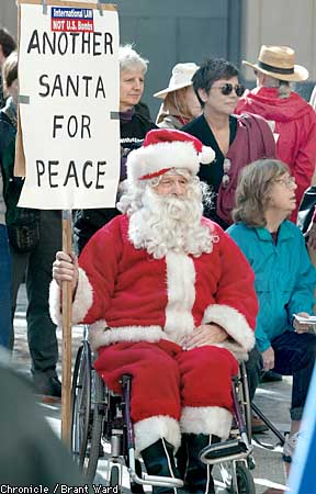 lmnop.another.santa.4.peace.jpg 