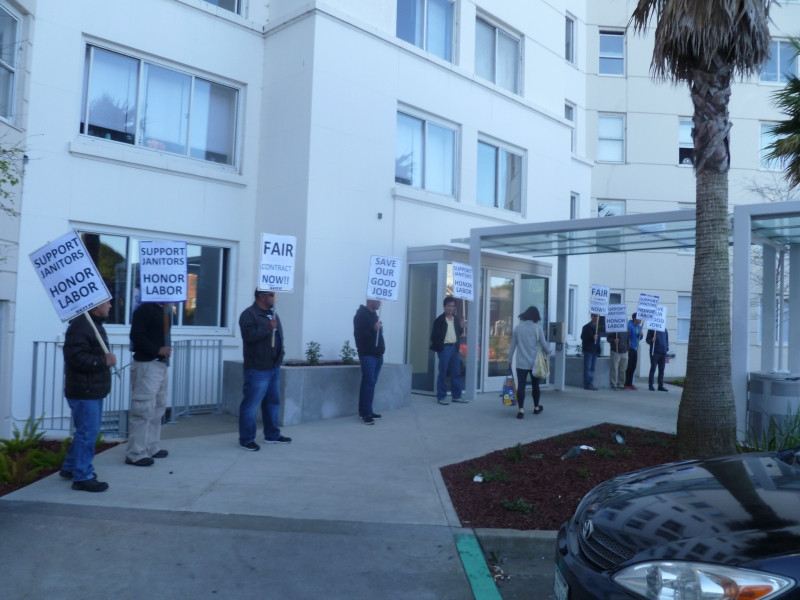 800_seiu_usww_local_1871_park_merced_picket_property4-14-15.jpg 