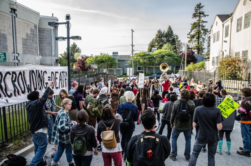 800_santa-cruz-jail-protest-april-6-2013-2.jpg 