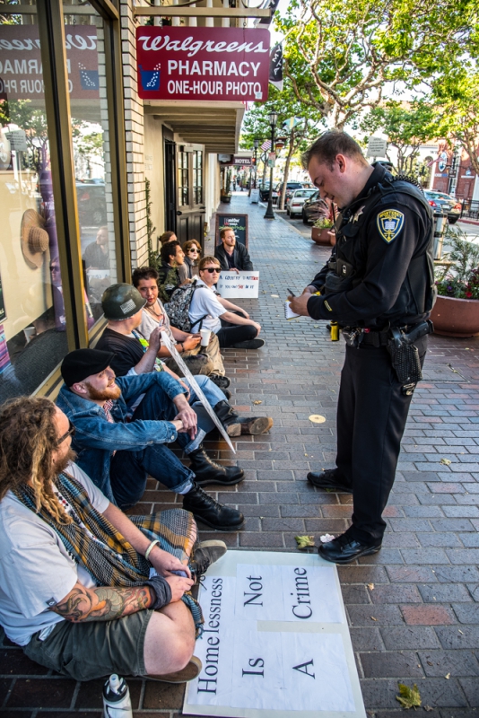 800_monterey-sit-lie-demonstration-6-police-officer-richardson.jpg 