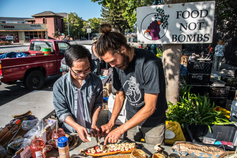 800_food-not-bombs-35th-anniversary-6-santa-cruz.jpg 