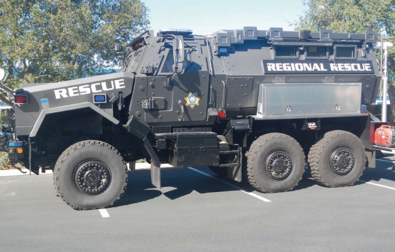 800_del_rey_oaks_police_department_mrap_armored_vehicle.jpg 