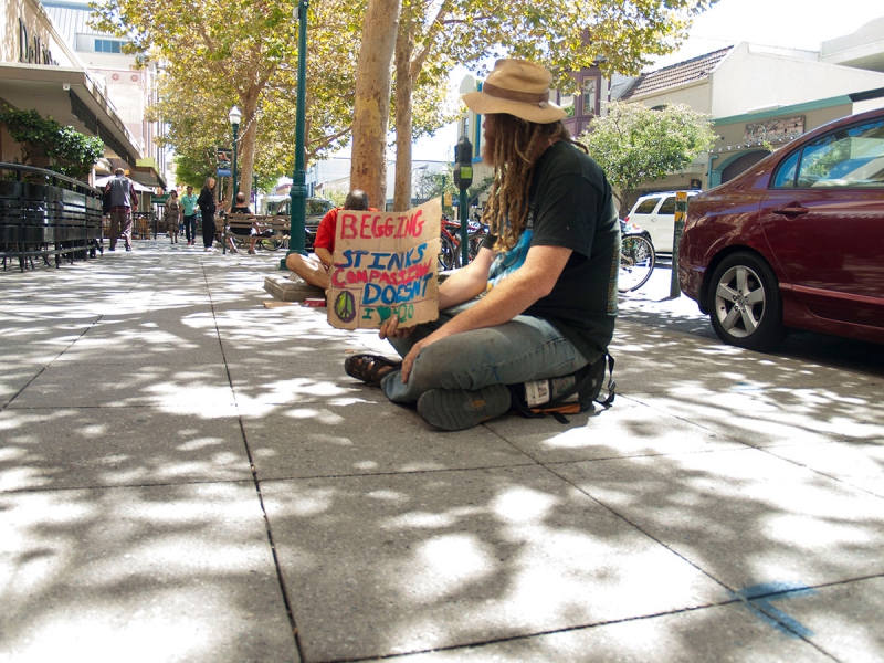 800_pacific-ave-blue-boxes_3_8-24-15.jpg 