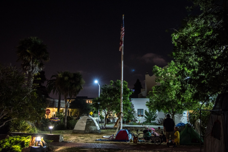 800_community-sleepout-santa-cruz-city-hall-1.jpg 