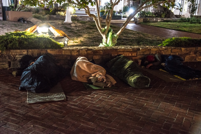 800_community-sleepout-santa-cruz-city-hall-12.jpg 