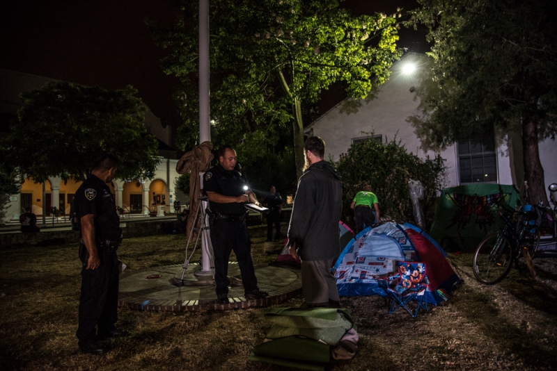 800_community-sleepout-santa-cruz-city-hall-8.jpg 