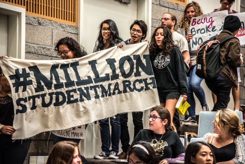 800_million-student-march-uc-santa-cruz.jpg 