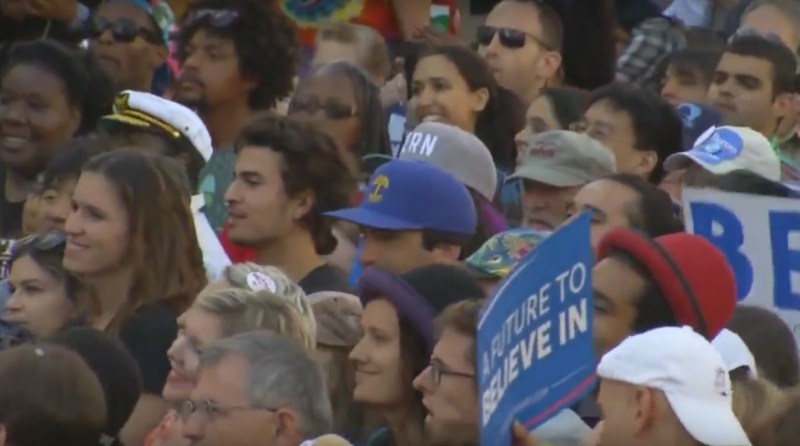 sm_sanders-oakland-05302016-01-crowd.jpg 