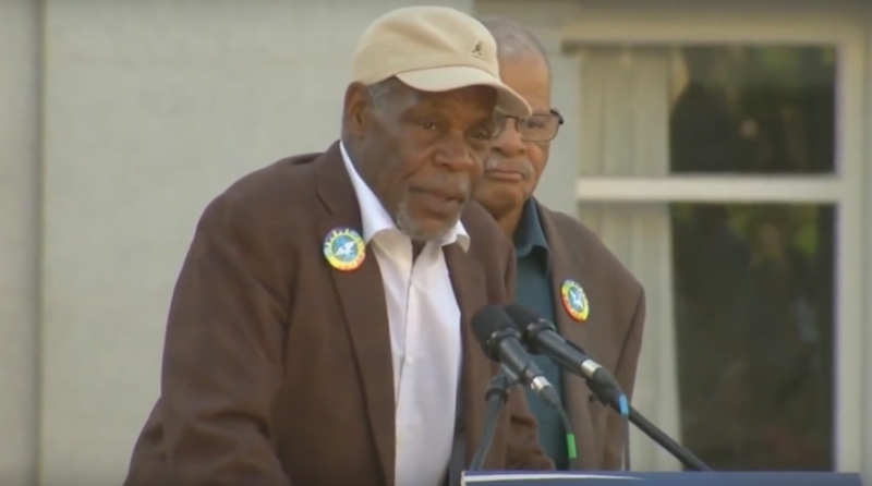 sm_sanders-oakland-05302016-04-dannyglover.jpg 