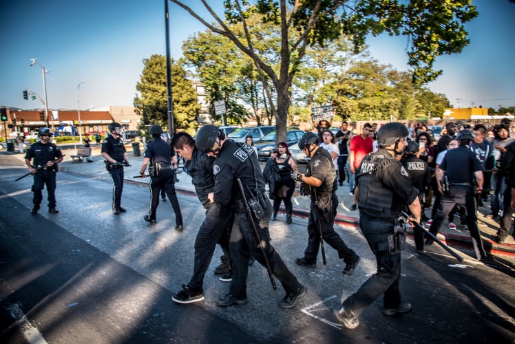 sm_police-brutality-protest-san-jose-27-riot-police.jpg 