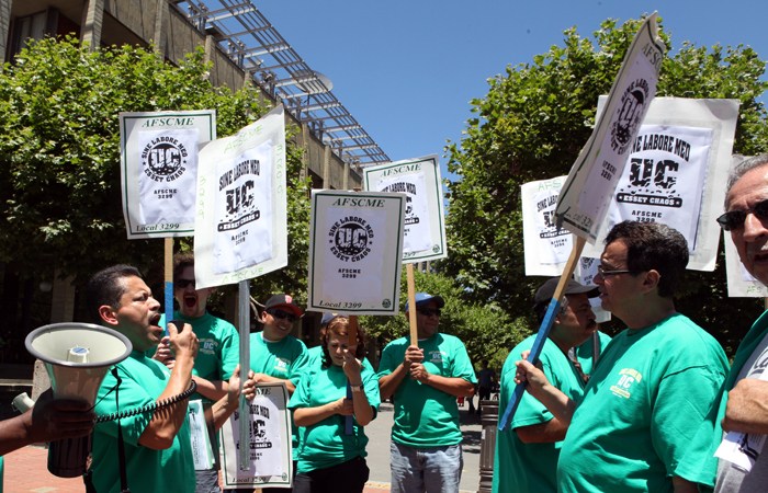 afscme3299_protest.jpg 