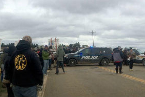 police-dakota-access-pipeline.jpg