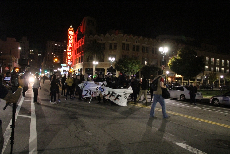 sm_fucktrump-oakland_20161110_022.jpg 