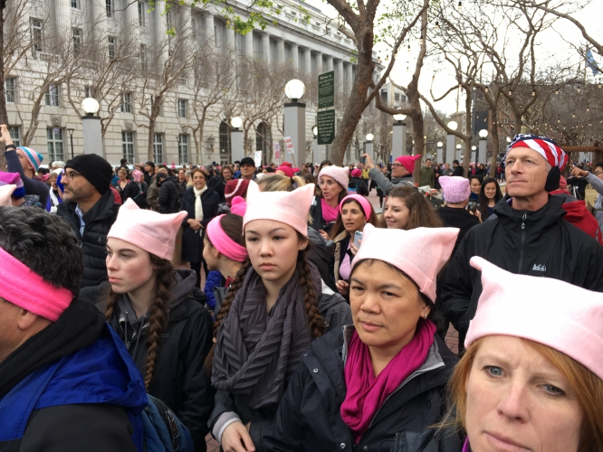 sm_women_s_march_girls_with_caps.jpg 