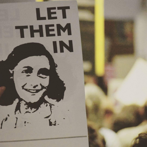 sm_sfo-anne-frank-let-them-in.jpg 