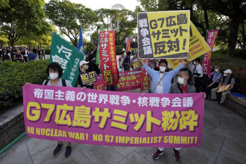 480_japan_g-7_protest.jpg