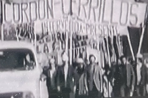 chile_workers_marching_1973.jpg