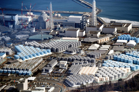 japan_fukushima_tanks_surronding_plants.jpg