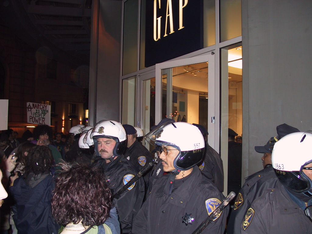 j20_cops_protect_gap_profits.jpg 