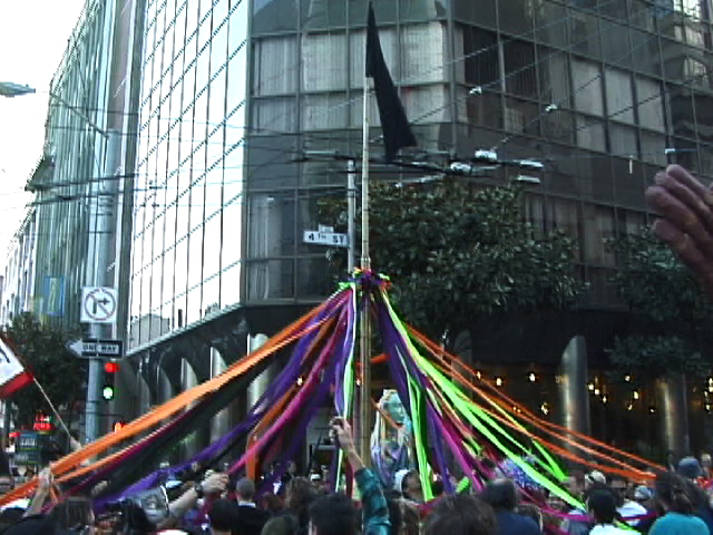 maypole1.jpg 