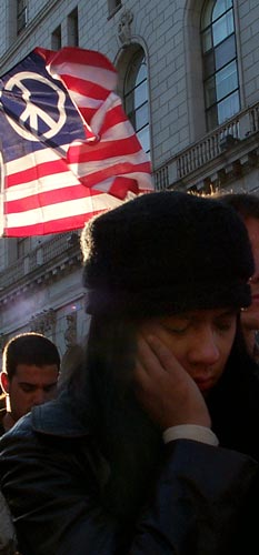 womanpeaceflag.jpg 