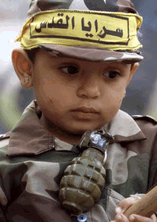 girl_with_grenade.gifw18451.gif 