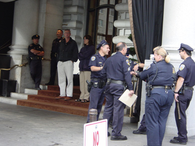 cops.jpg 