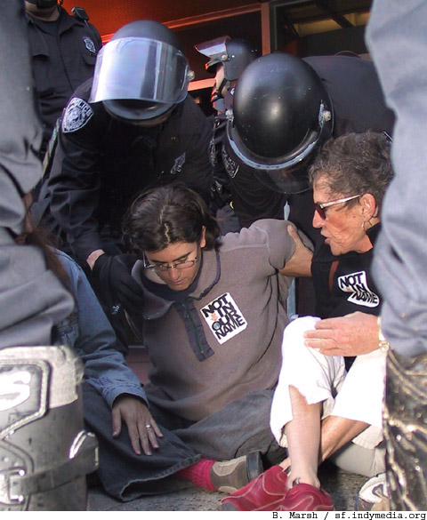 nowar_sf_fed_101102_nion_blockade_arrest_by_nofaces.jpg 