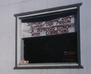 moreprisons.jpg 