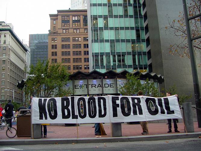 sanfrancisco_etrade_nobloodforoilsign_500.jpg 