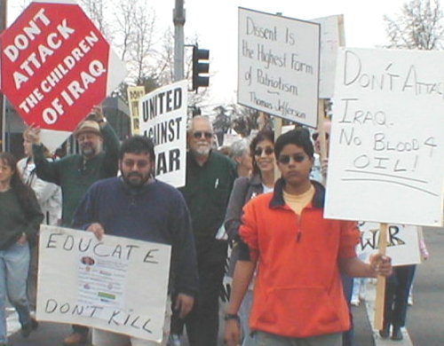 001_protestors_arrive_at_fcc_2.jpg 