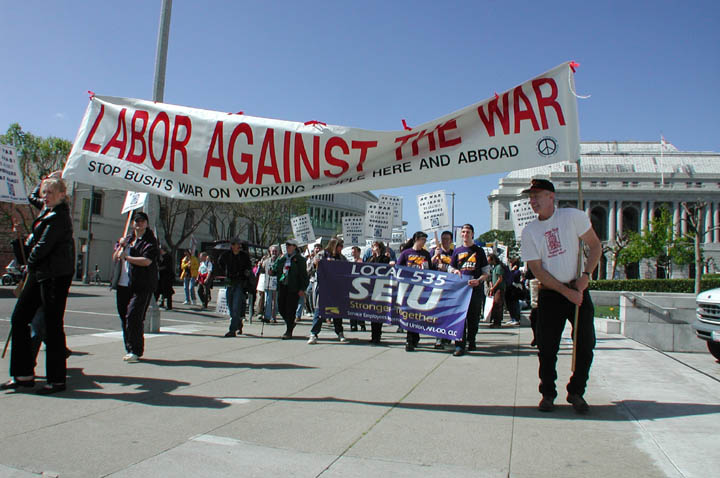 04_w._labor_against_war_banner_3141.jpg 