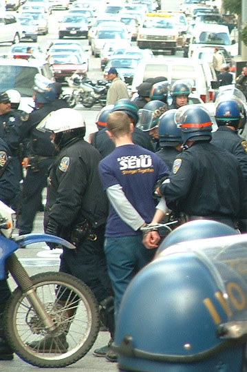 09_031503_sfstopthewar_falsearrest_seiu.jpg 