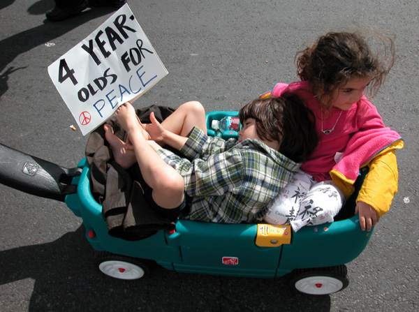 4_year_old_for_peace_3-15-03.jpg 