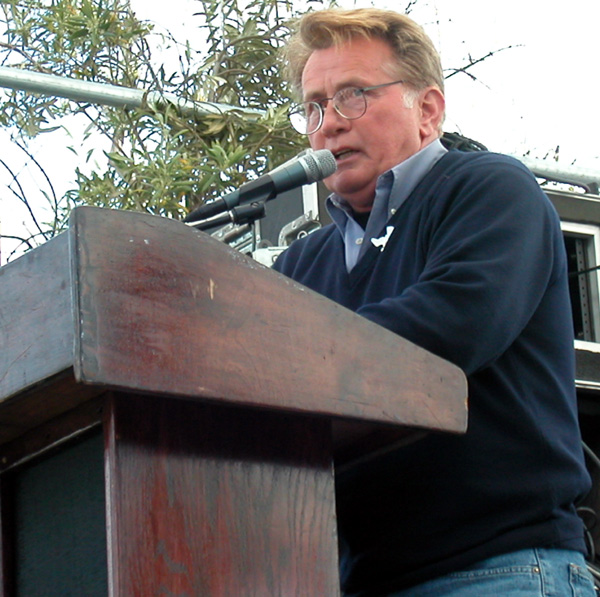 martin_sheen_3-15-03.jpg 