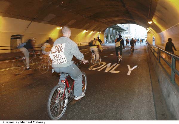 ba_bikers-tunnel_mjm.jpg 