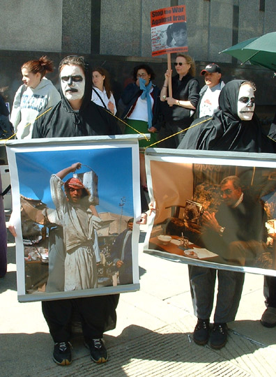 032003_10_sfantiwar_fedb_2menunderbombs.jpg 