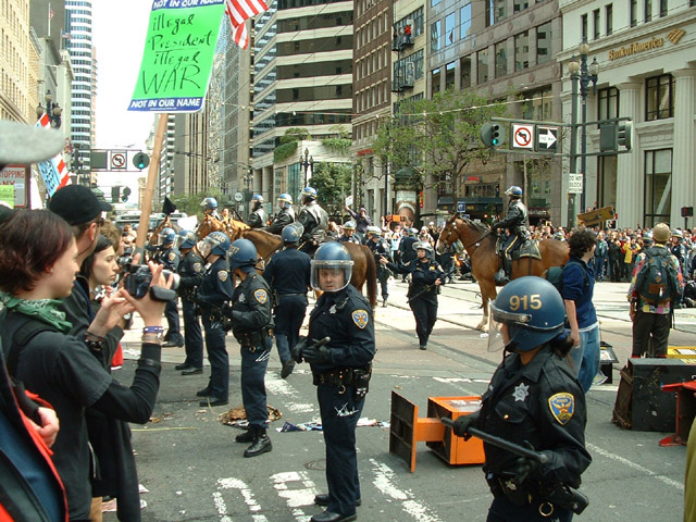 032003_10_sfantiwar_illegalpresidentswar1.jpg 